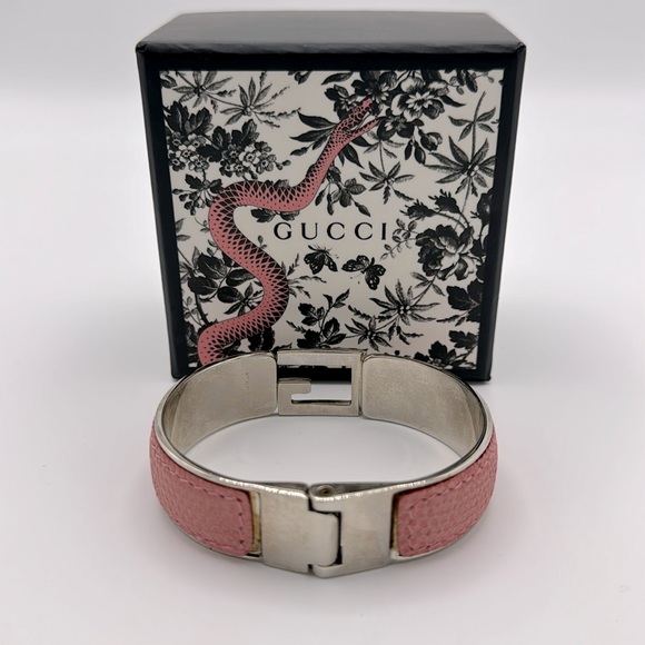 GUCCI Silver And Pink Snake Print Leather Bangle Cuff Bracelet - Picture 9 of 13
